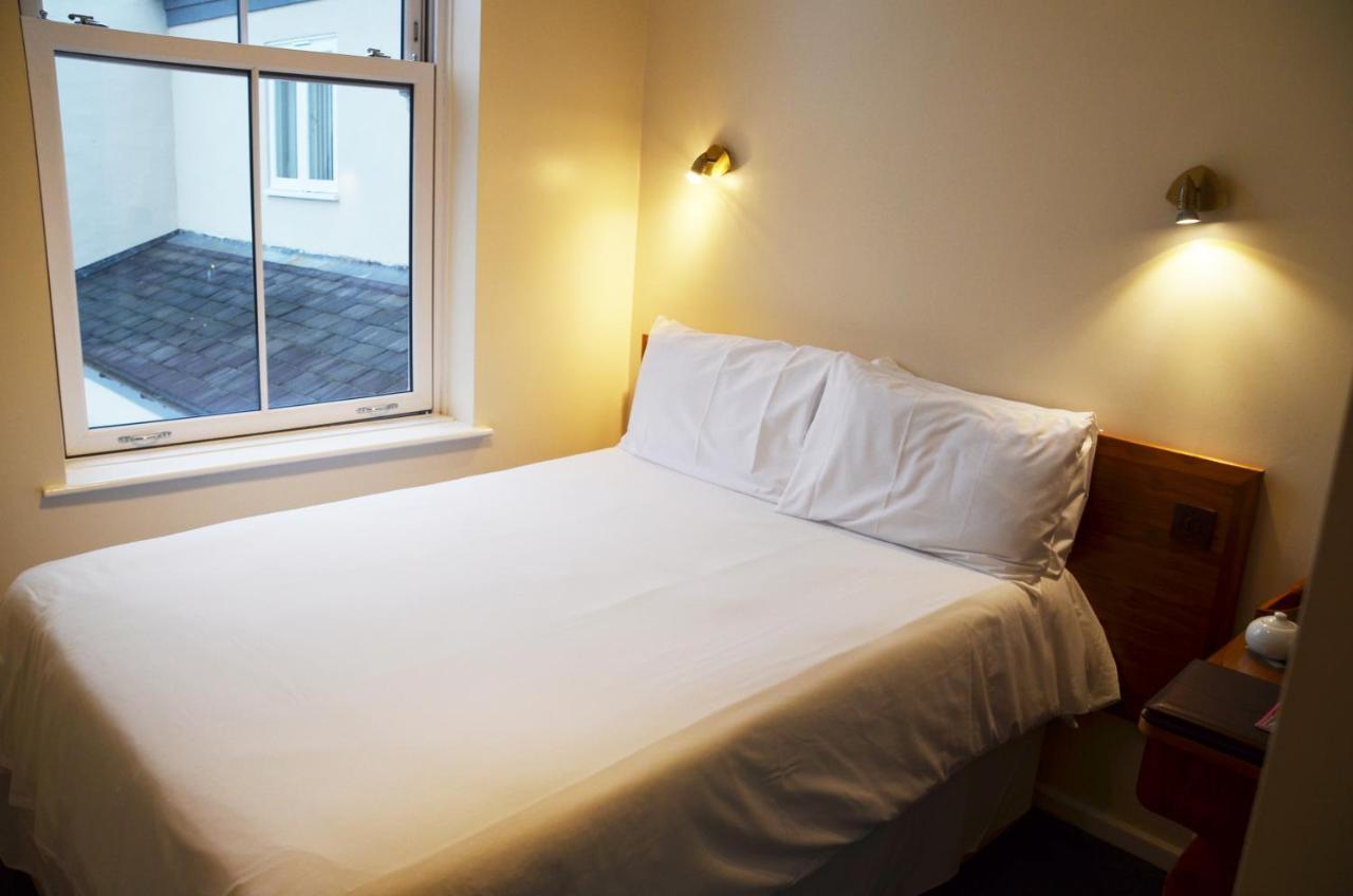 The Robin 2 Hotel Wolverhampton Dış mekan fotoğraf